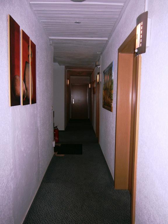 Hotel Strauss Waldbronn Esterno foto